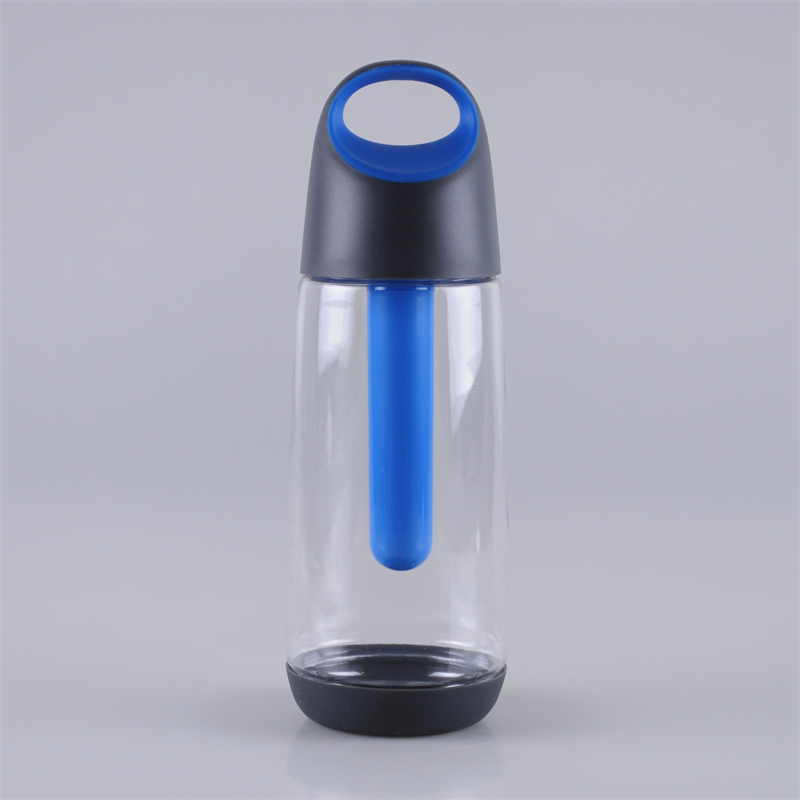 700ml-stylish-design-carrying-lid-plastic-water-bottle-with-ice-tube (1)