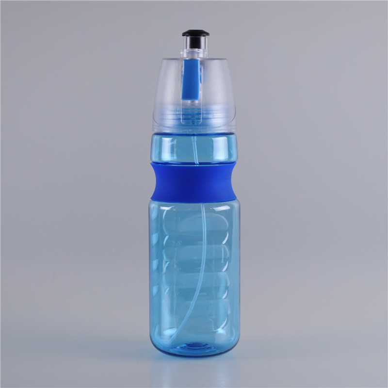 720ml-rubber-grip-water-bottle-with-spray (1)