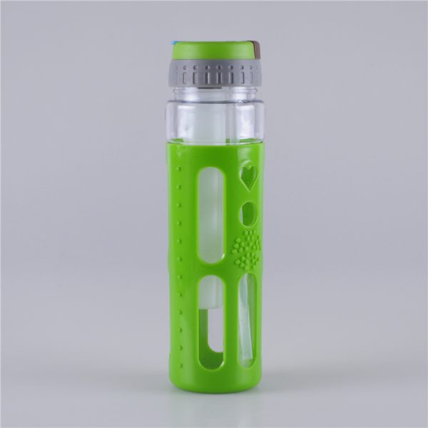 700ml-plastic-water-bottle-with-ice-tube (1)