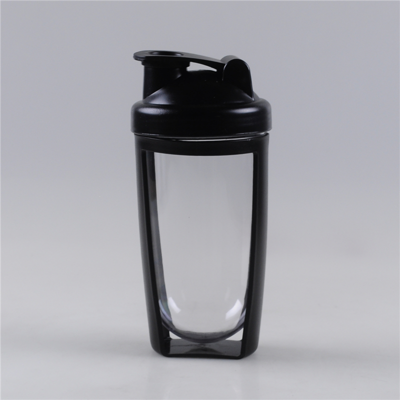 600ml Plastic Shaker Bottle with Protective Plastic Shell (1)